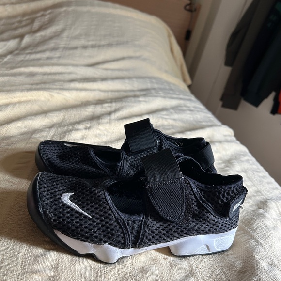 Nike Air Rift - Picture 3 of 5